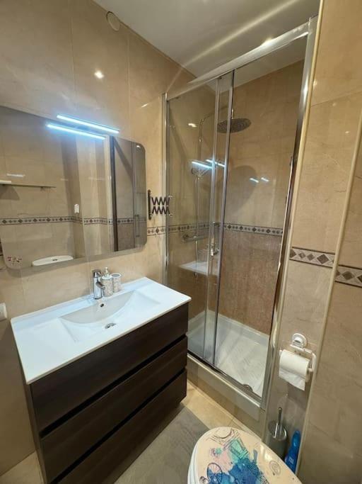 Piso Cerca Al Centro De Madrid San Lucianoアパートメント エクステリア 写真